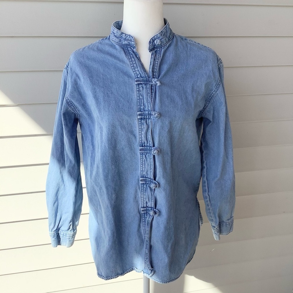 𝅺vintage unique Denim button down knotted shirt